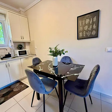 Viktoria Apartment